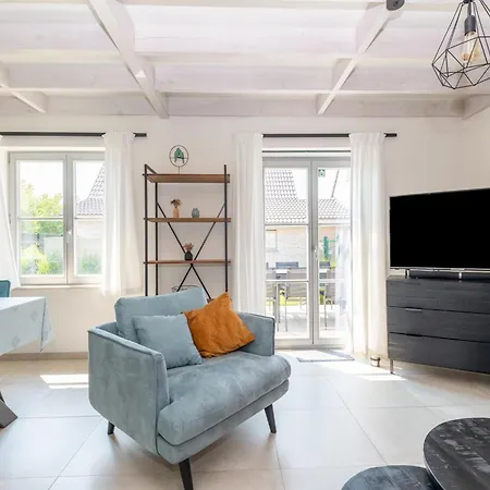 Ferienhaus In With Garden & Parking *