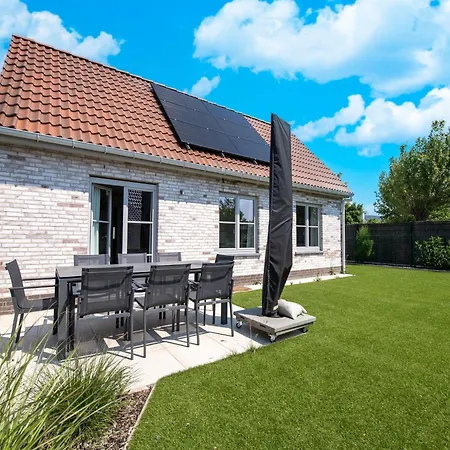 In With Garden & Parking Ferienhaus *